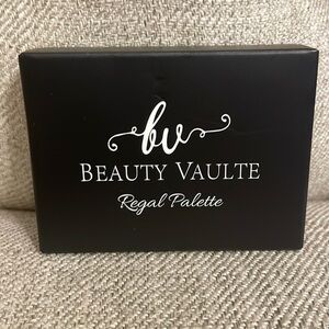 Beauty Vaulte Regal Eyeshadow Palette